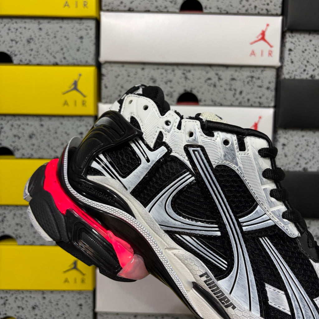 Balenciaga Runner Led 7.5 Black White