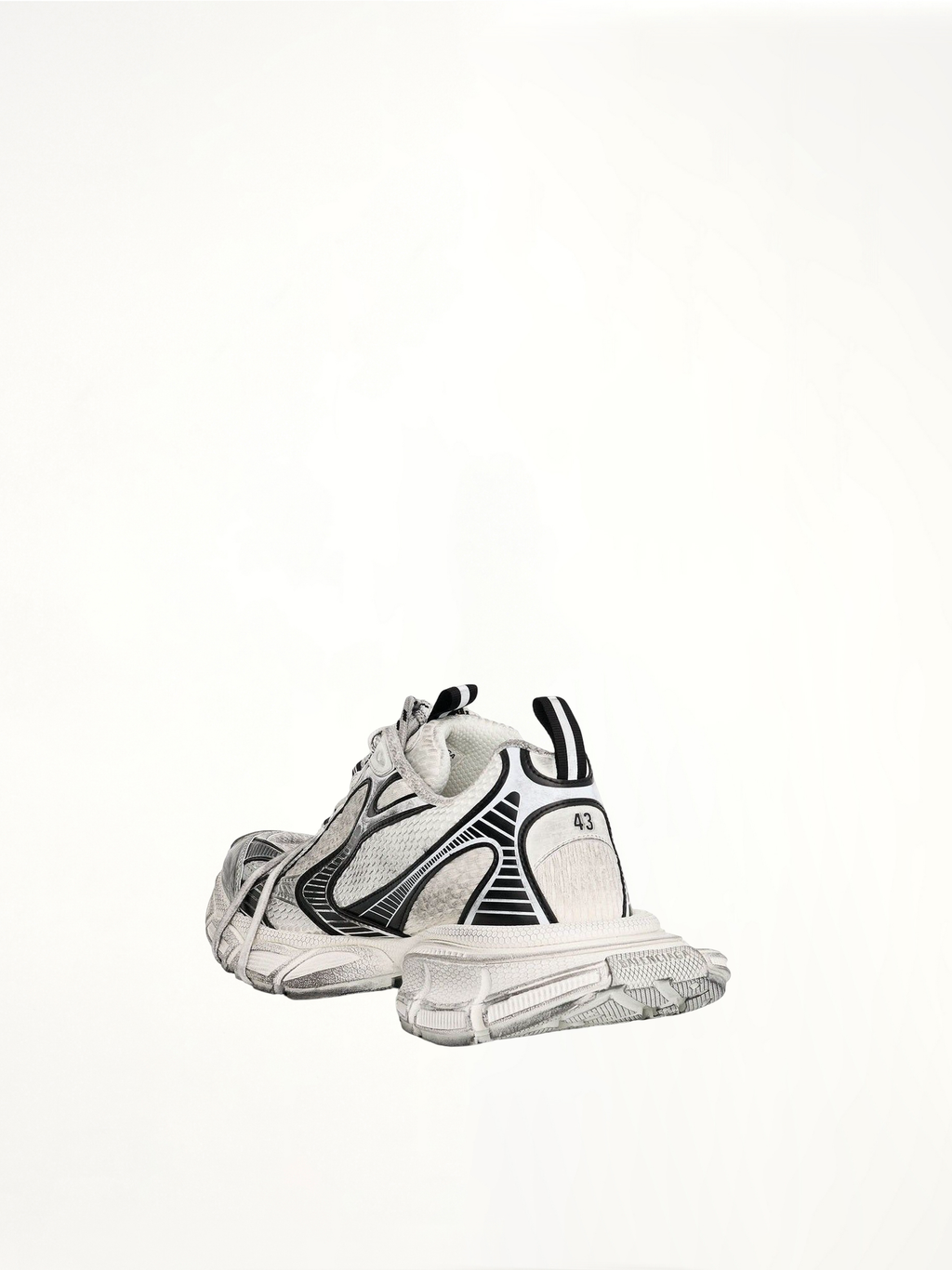 3XL Sneaker in White/Black