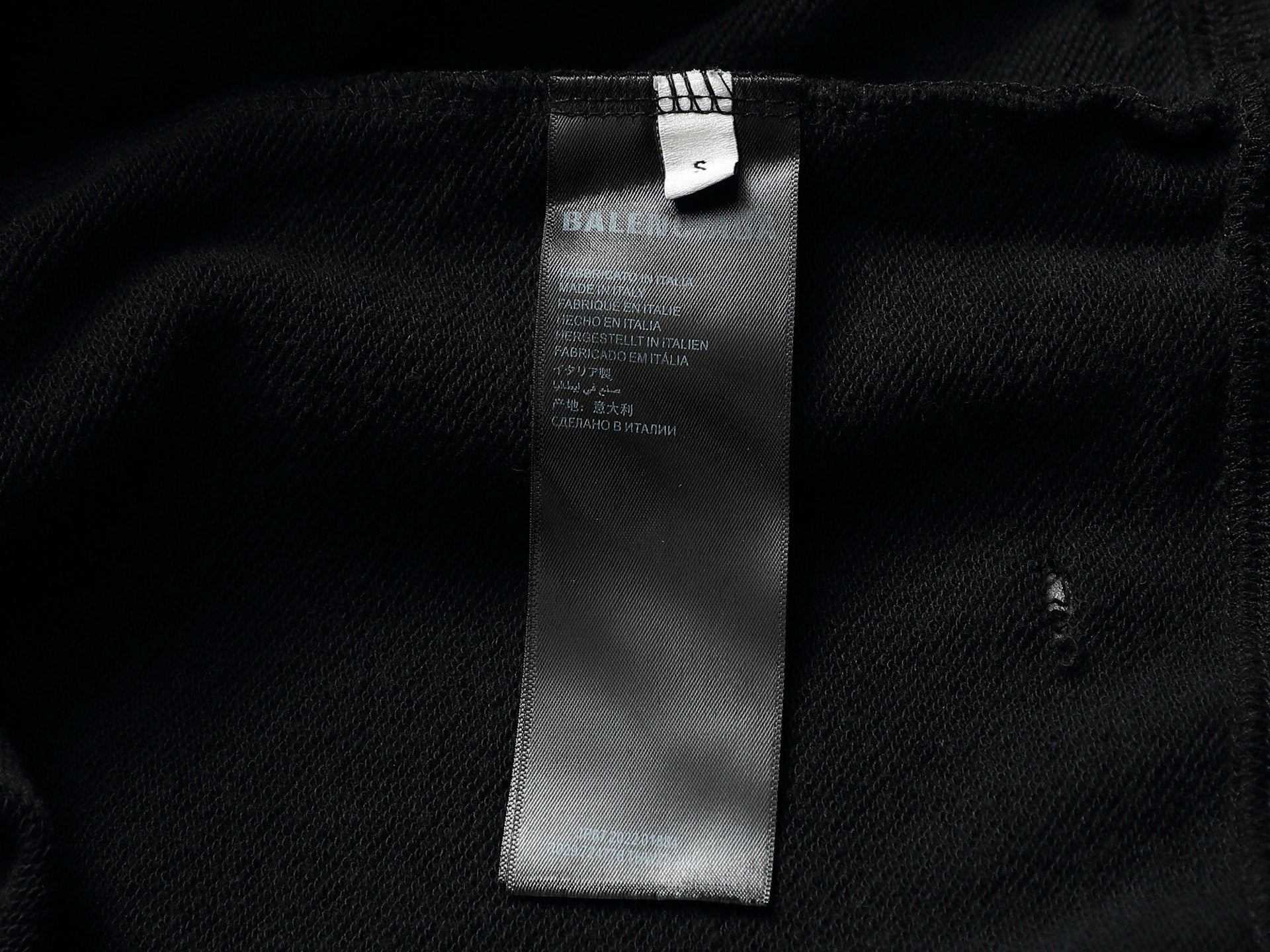 Classic Fit Hoodie-1005