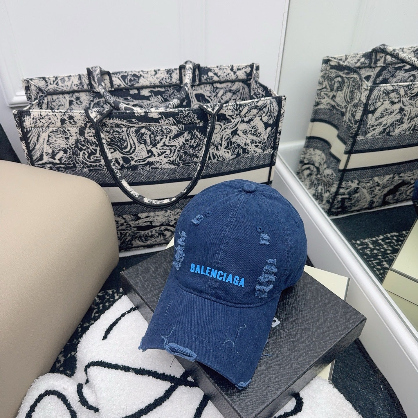 Balenciaga  Baseball Cap